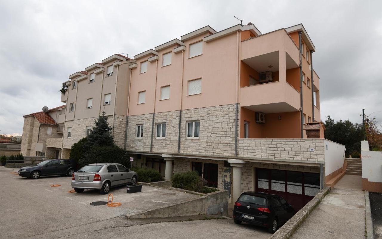 Apartments Mamut Trogir Eksteriør bilde