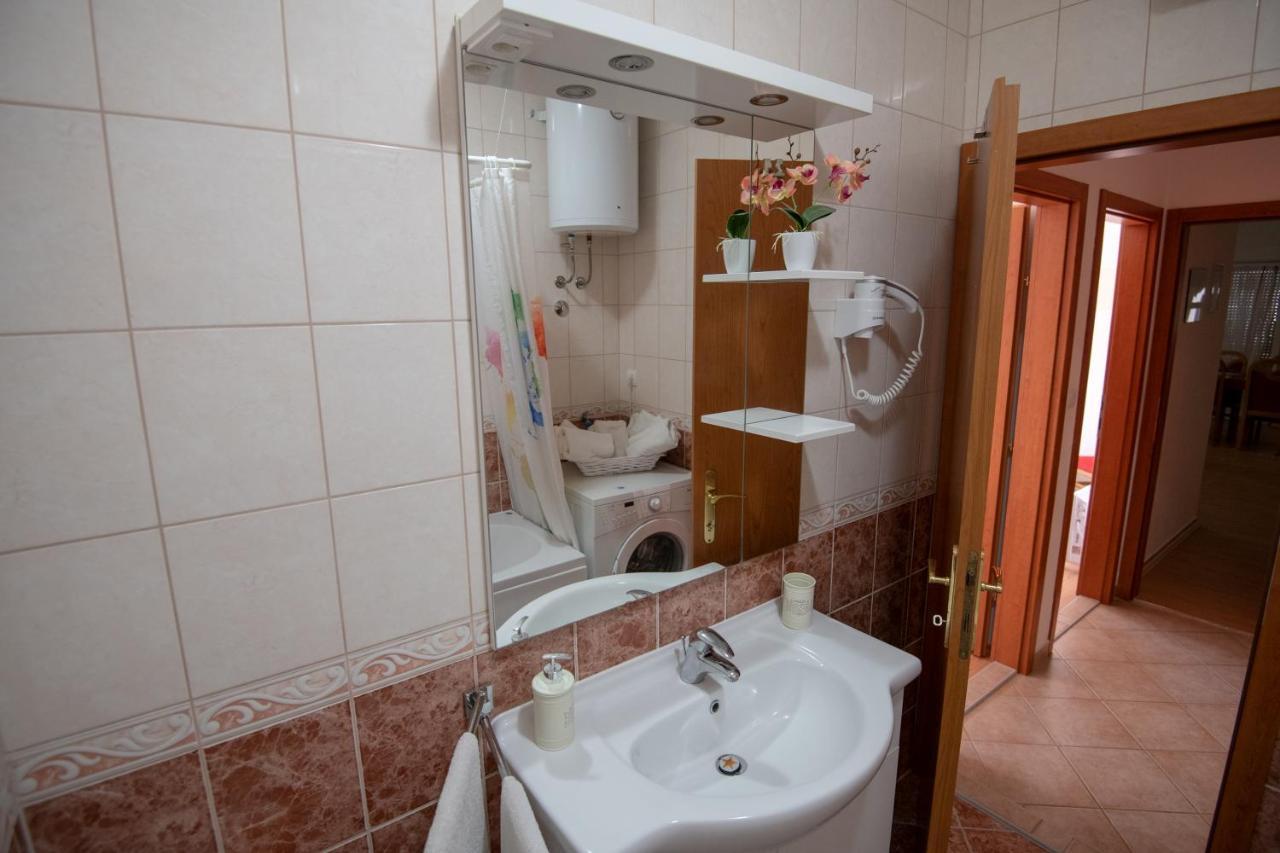 Apartments Mamut Trogir Eksteriør bilde