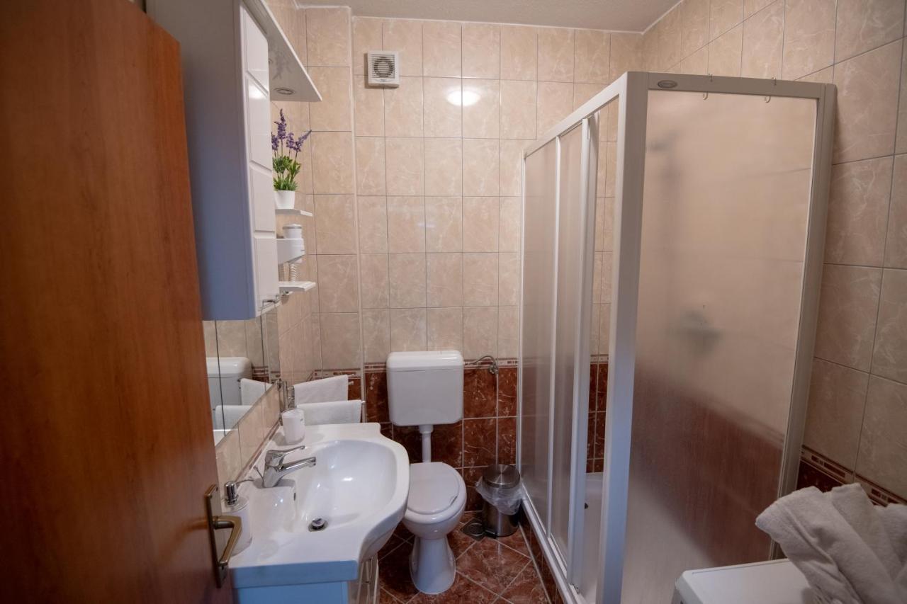 Apartments Mamut Trogir Eksteriør bilde
