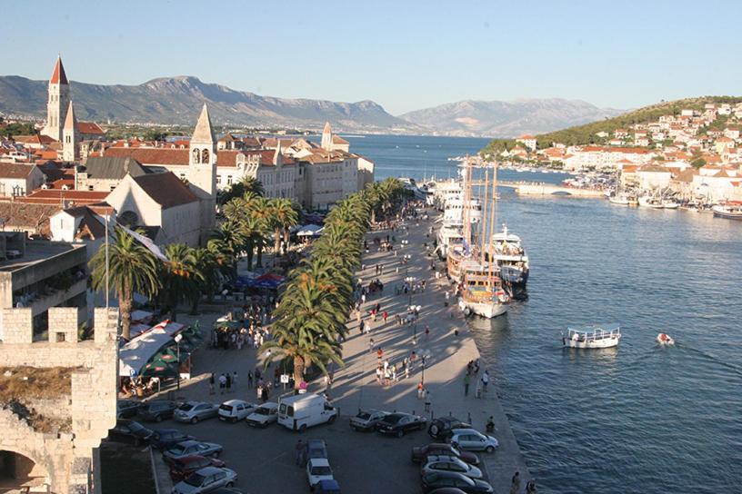 Apartments Mamut Trogir Eksteriør bilde