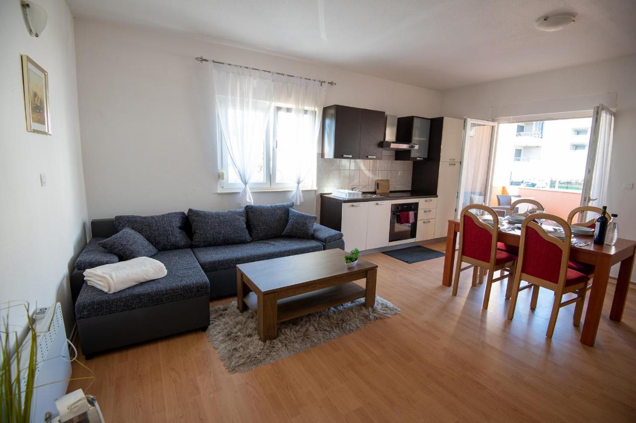 Apartments Mamut Trogir Eksteriør bilde