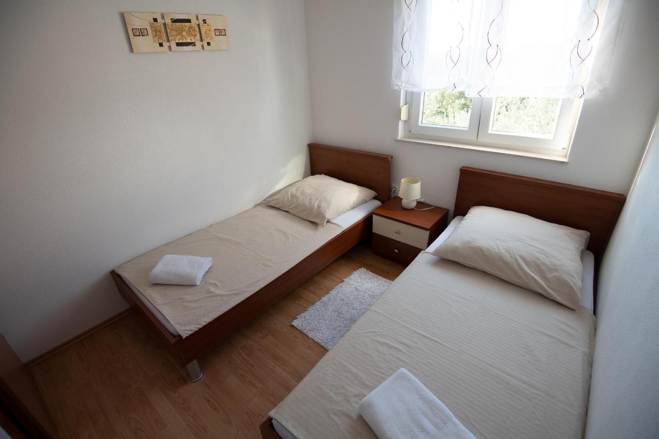 Apartments Mamut Trogir Eksteriør bilde