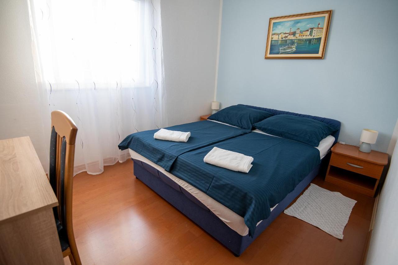 Apartments Mamut Trogir Eksteriør bilde