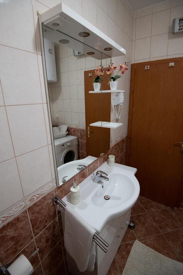 Apartments Mamut Trogir Eksteriør bilde