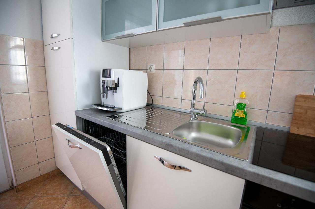 Apartments Mamut Trogir Eksteriør bilde