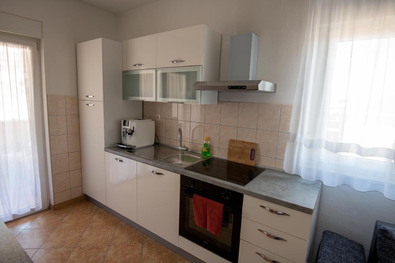 Apartments Mamut Trogir Eksteriør bilde