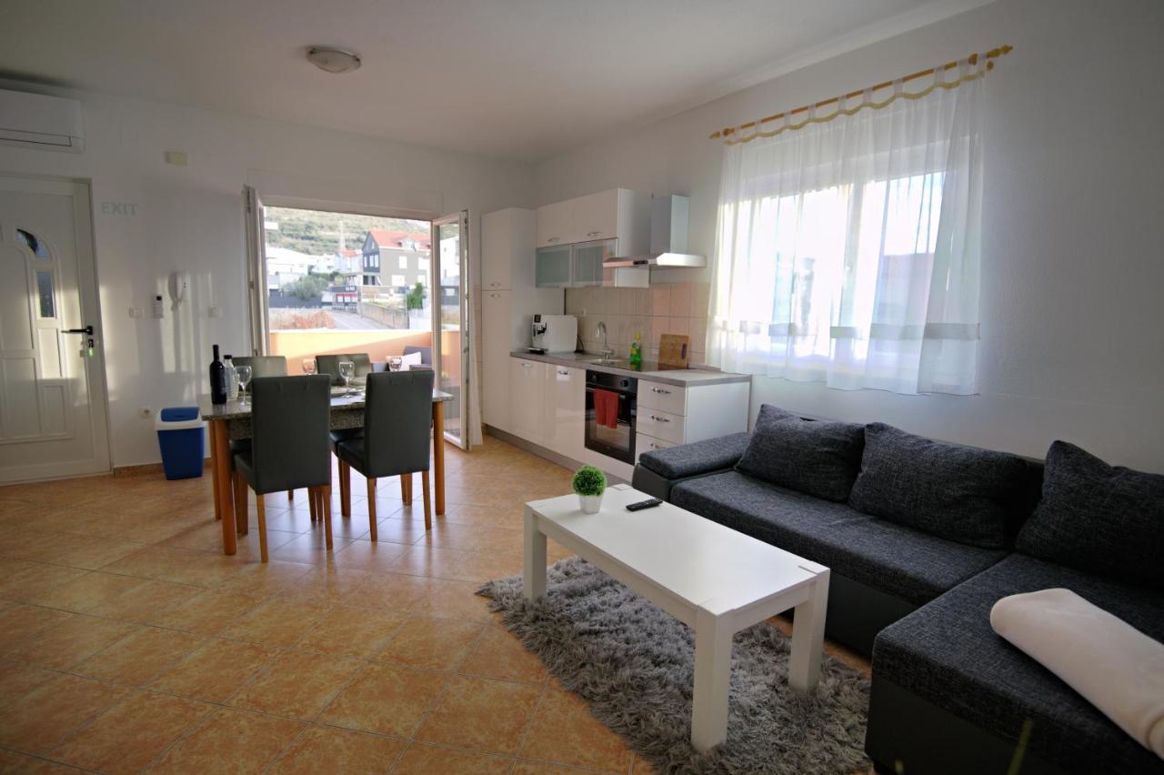 Apartments Mamut Trogir Eksteriør bilde