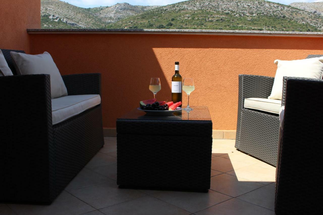 Apartments Mamut Trogir Eksteriør bilde