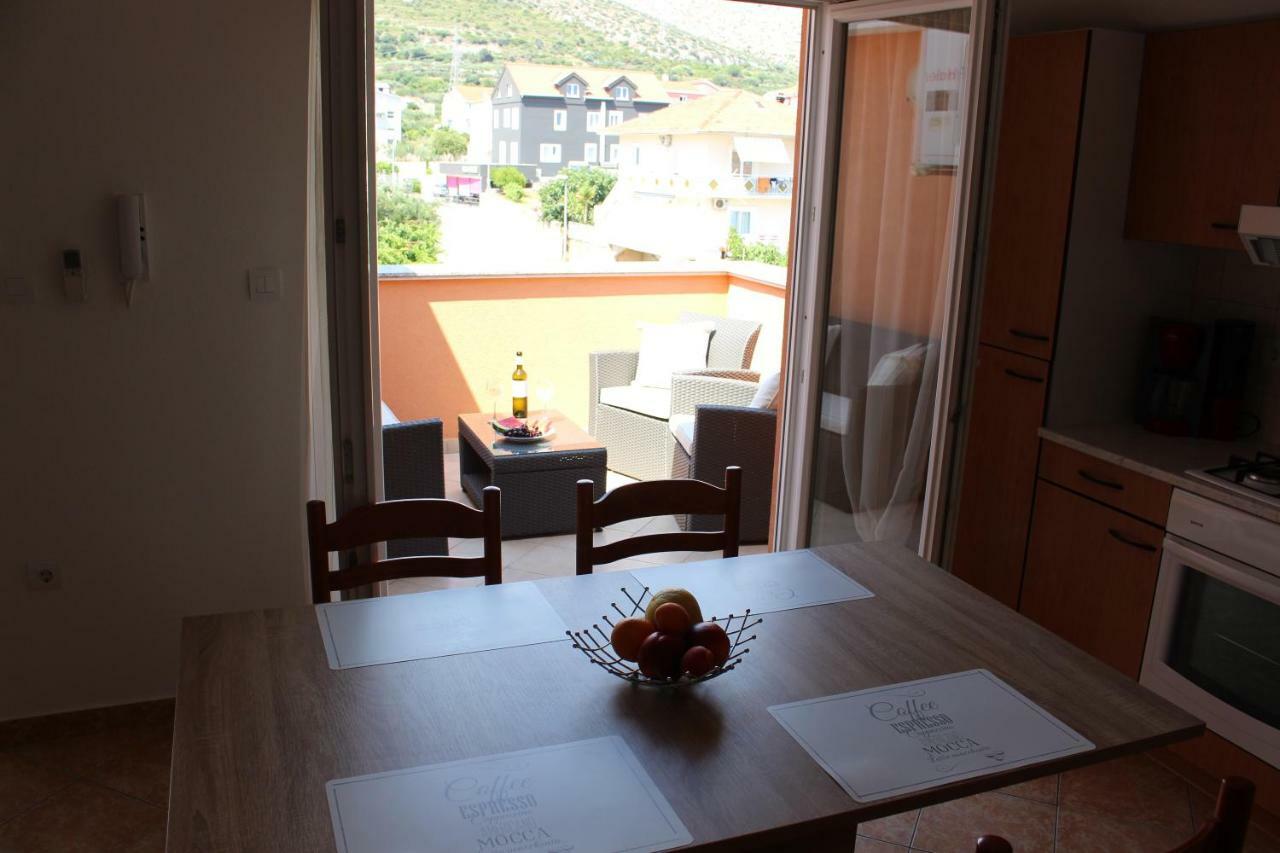 Apartments Mamut Trogir Eksteriør bilde
