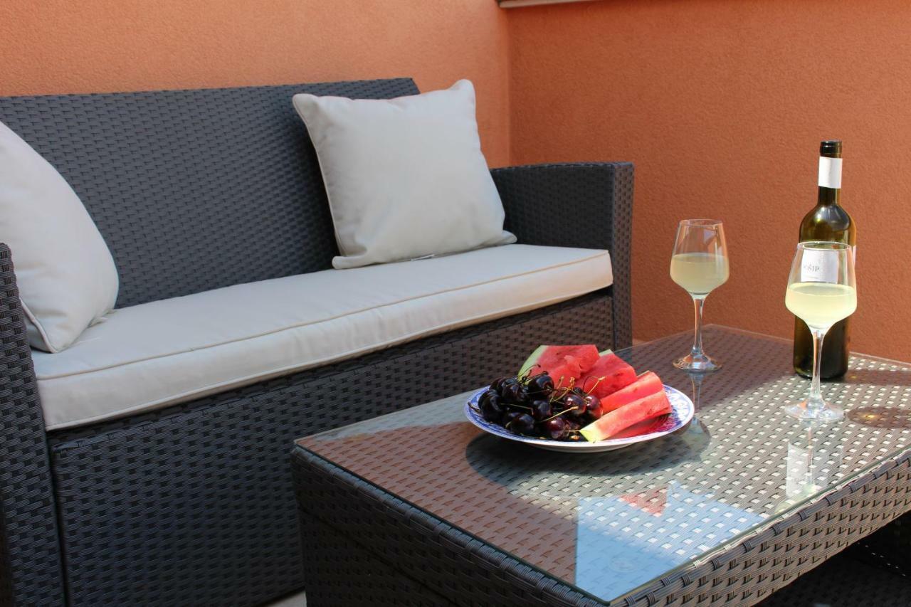 Apartments Mamut Trogir Eksteriør bilde