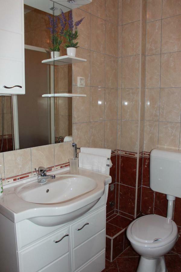 Apartments Mamut Trogir Eksteriør bilde